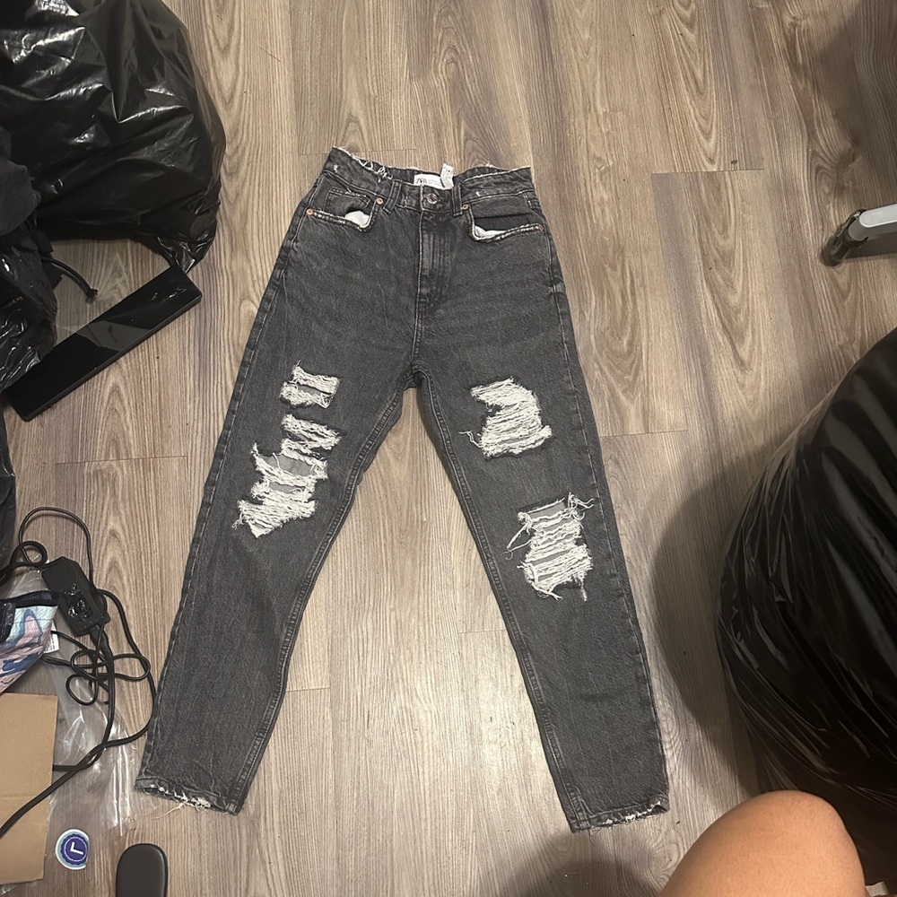 Zara Black Distressed Ankle Jeans